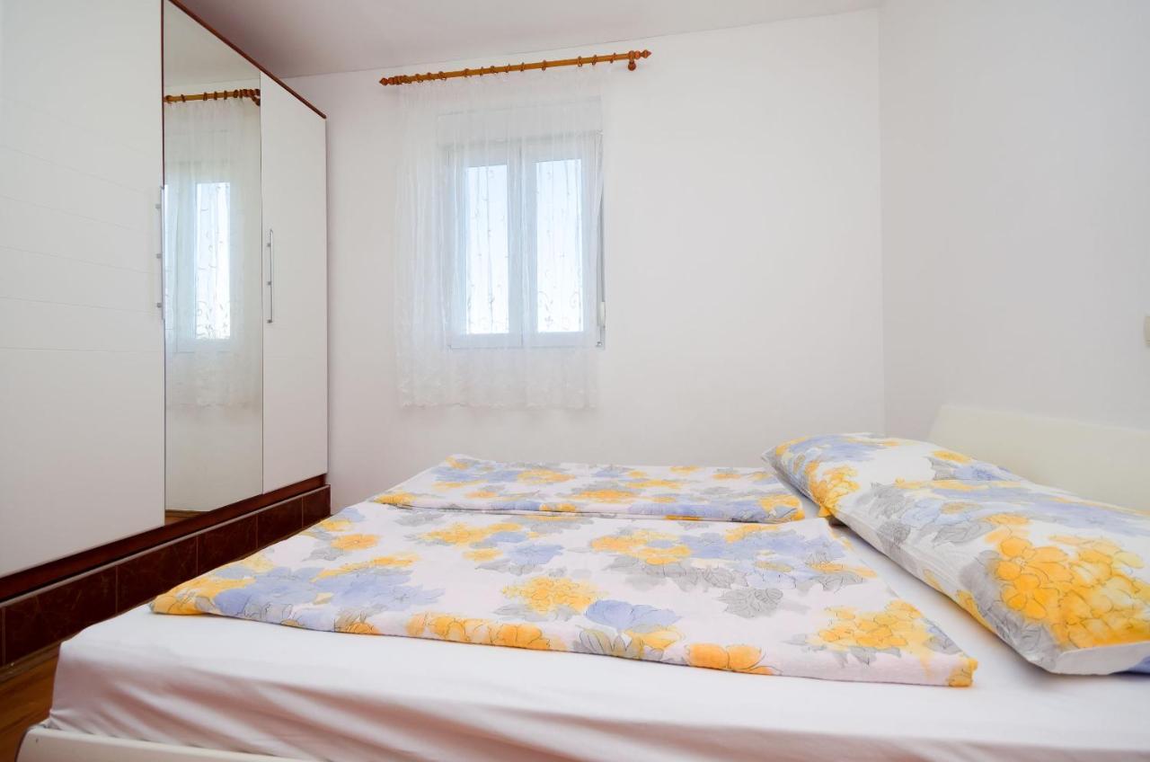 Apartments Pela 洛帕 外观 照片