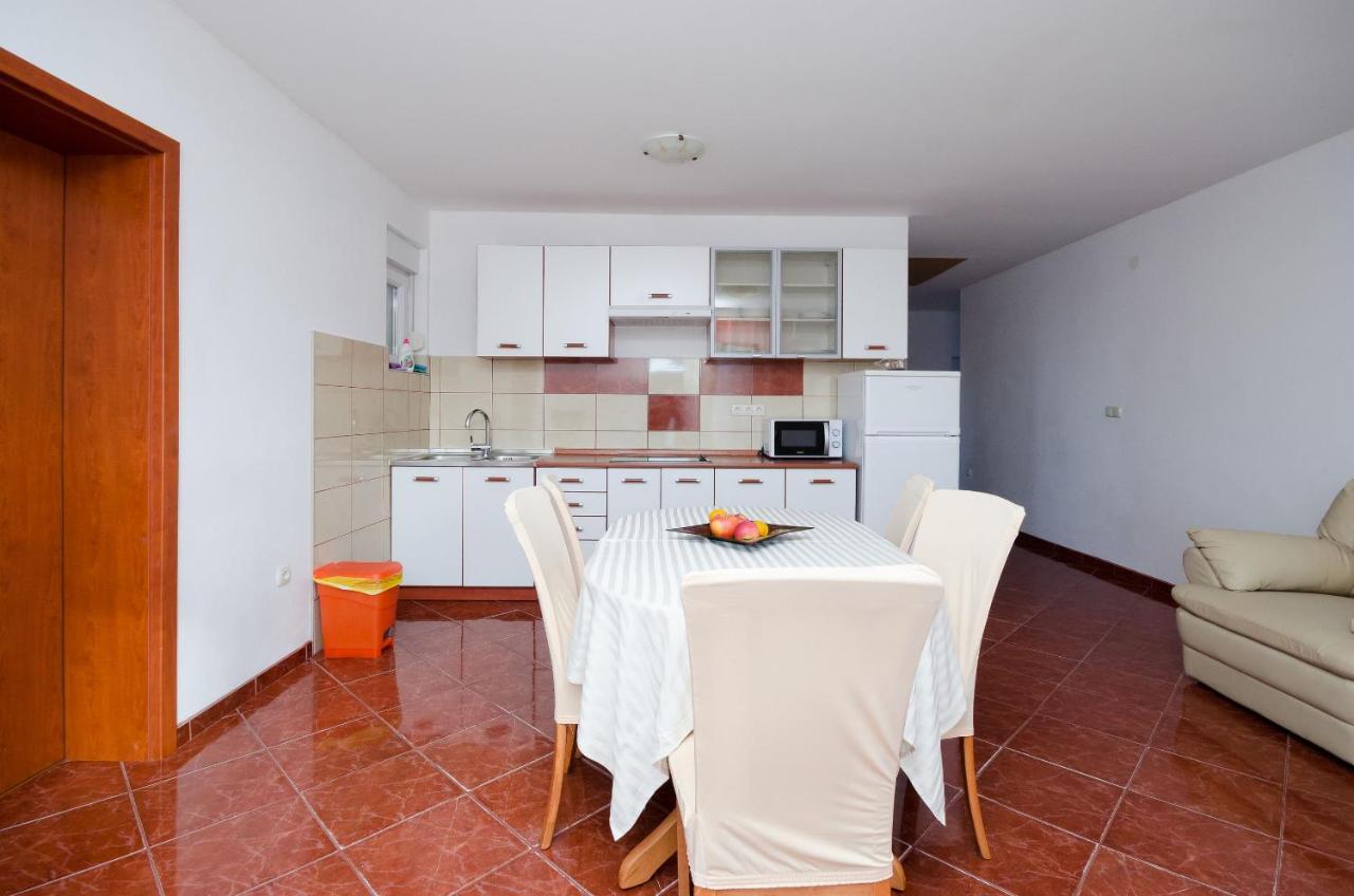 Apartments Pela 洛帕 外观 照片