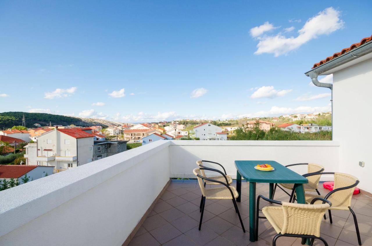 Apartments Pela 洛帕 外观 照片