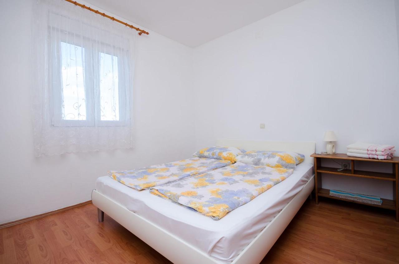 Apartments Pela 洛帕 外观 照片
