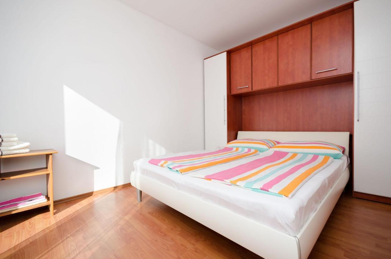 Apartments Pela 洛帕 外观 照片