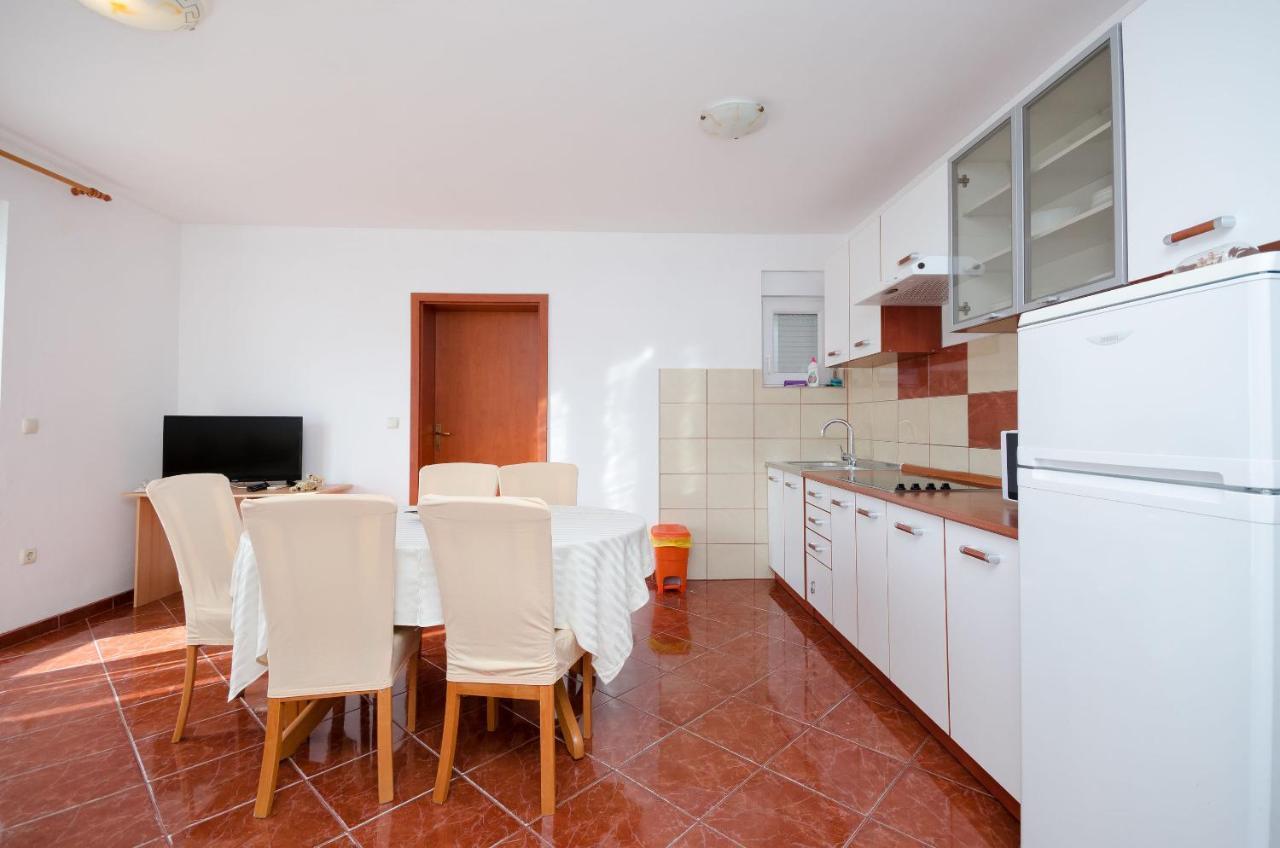 Apartments Pela 洛帕 外观 照片
