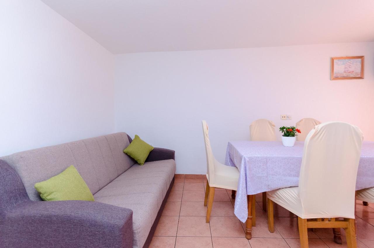 Apartments Pela 洛帕 外观 照片