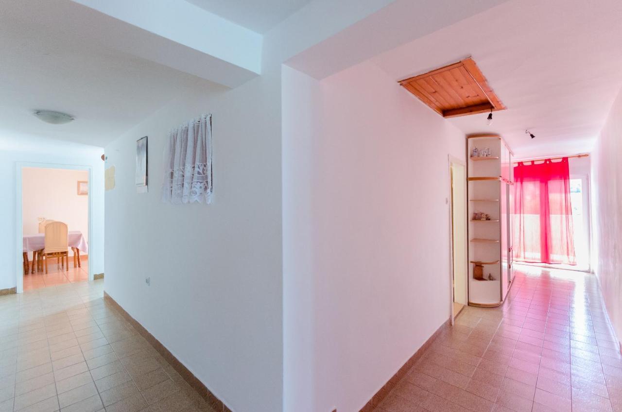 Apartments Pela 洛帕 外观 照片
